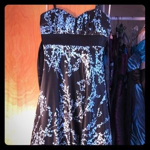Spaghetti strap black and blue wispy flower dress